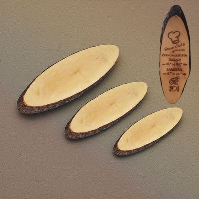 Rindenbrett aus Fichte – naturbelassen & dekorativ, ab € 22,00 Rindenbrett aus lackierter Fichte mit natürlicher Form für Gravuren