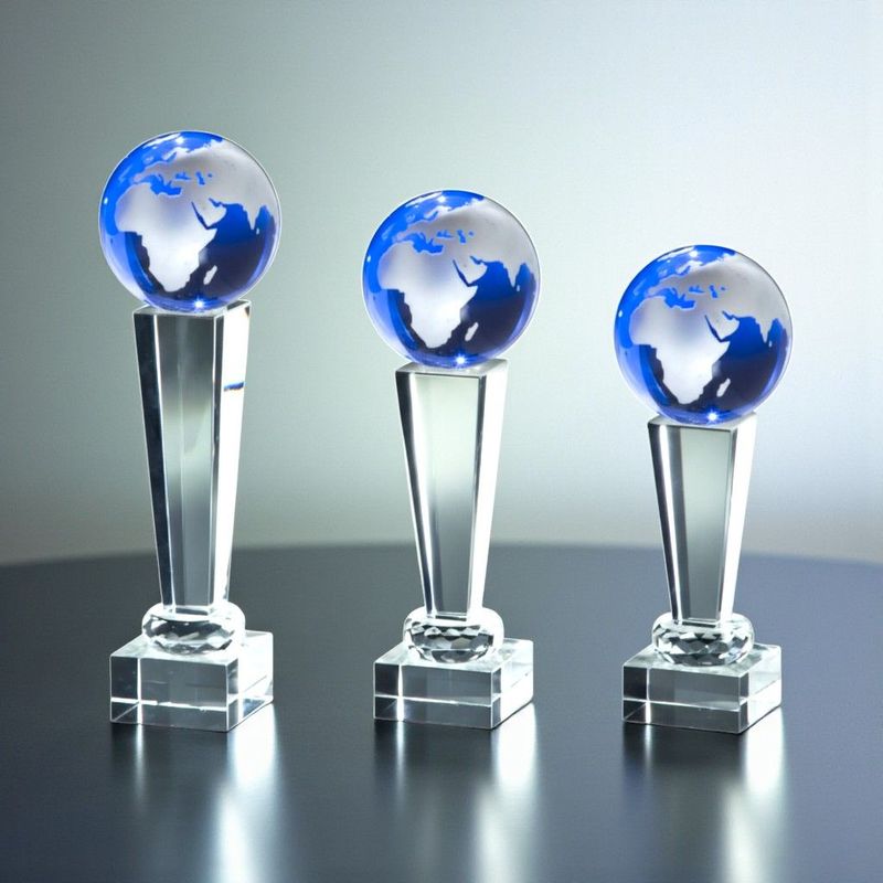 Glastrophäe Blaue Erde mit blauer Weltkugel Ø 8 cm 