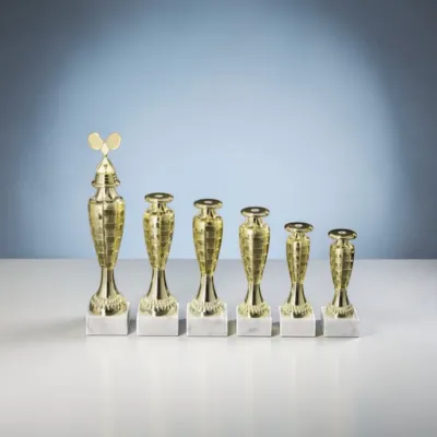 Pokalserie mit Schraubsockel auf Marmorsockel in mehreren Größen