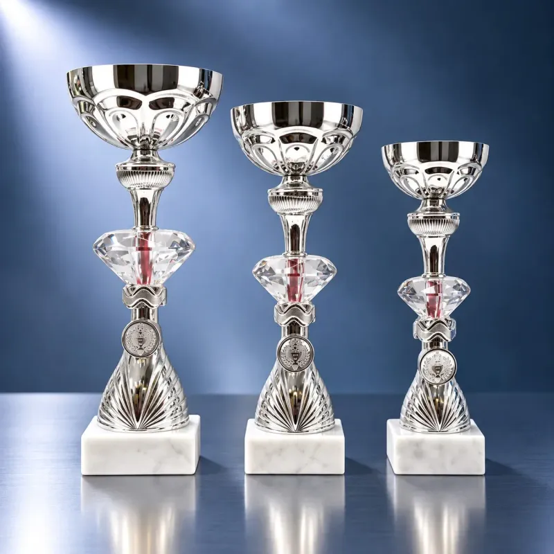 Pokal Set Pokalset Sommer mit silberfarbenem Kelch, Acrylglasknopf rund und weißem Marmorsockel, dreiteiliges Set