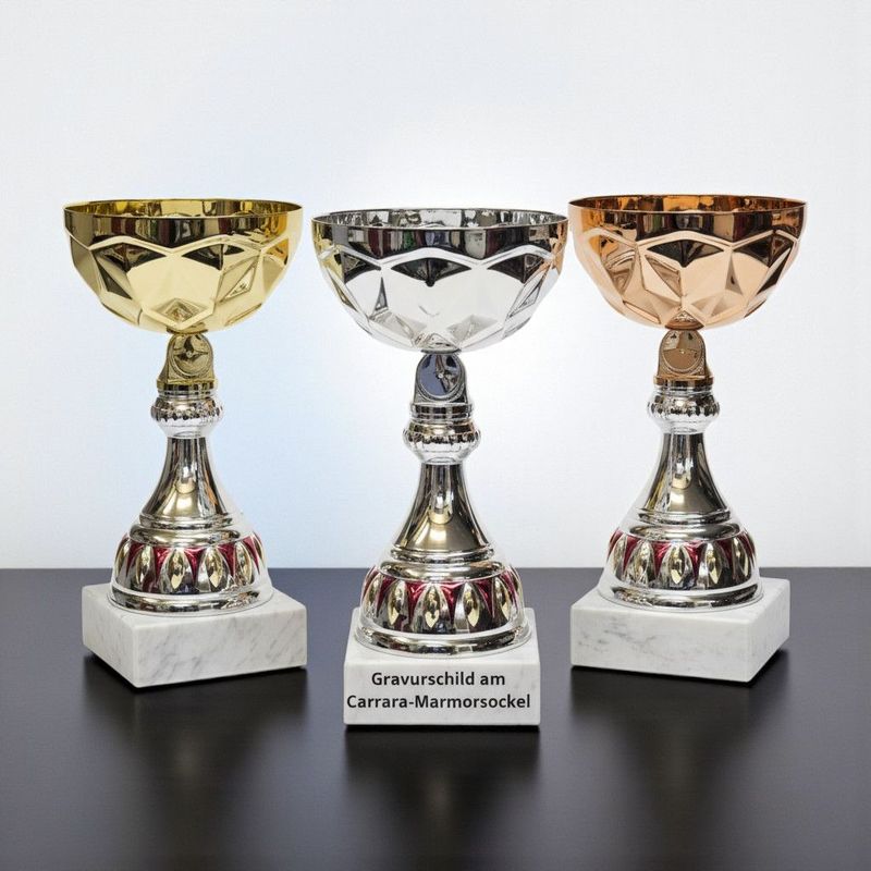 3er-Pokalserie „Metallic Tricolore“ mit gold-, silber- und bronzefarbener Schale, silberfarbenem Korpus und Marmorsockel
