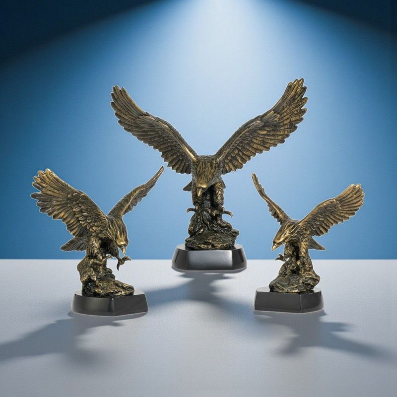 Siegesadler – kraftvolle Siegerfigur,          ab € 36,50