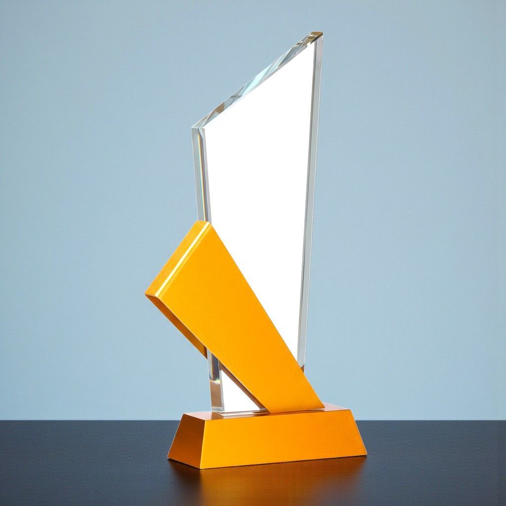 Kristallglas Award mit goldfarbenem Sockel und klarer Glasfläche