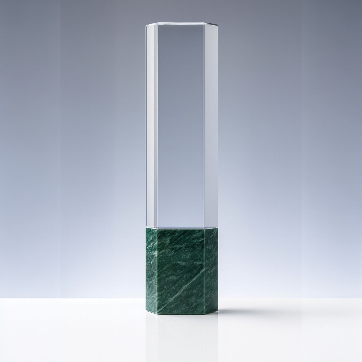 Kristallglas Award Kristallglas Award mit Natursteinsockel in schlankem Design