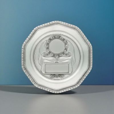 Klassischer Zinnteller mit Emblemfeld, Zierrand und rechteckigem Gravurfeld