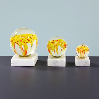 Traumkugel auf Marmorsockel ab € 17,50