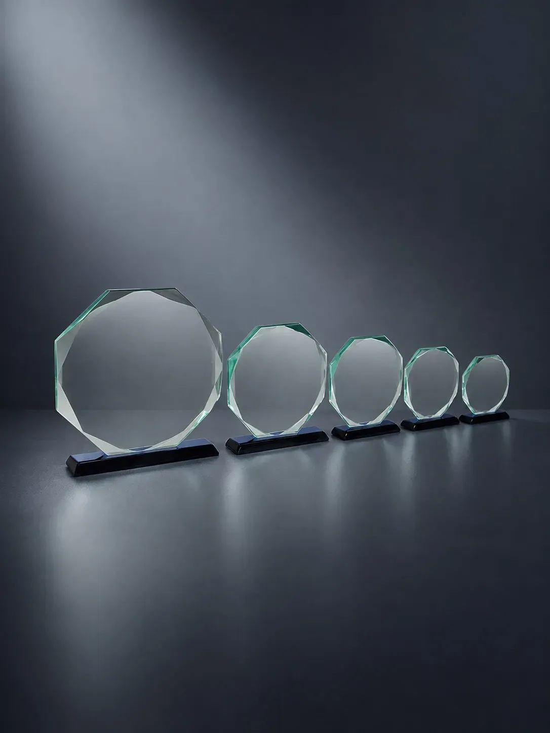 Glastrophäe Elsbethen – 5er Serie, ab € 23,00 Glastrophäe Elsbethen aus 15 mm starkem Klarglas in polygonaler Form