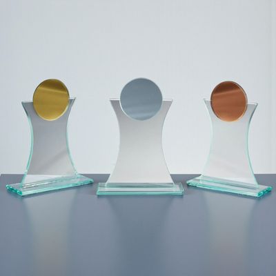 Glastrophäe Mirror Glass als 3er Serie aus Spiegelglas in Gold, Silber und Bronze