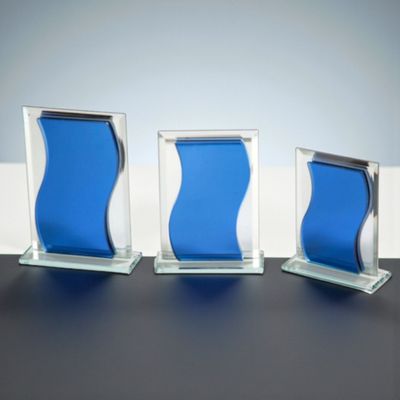 Glas-Trophäe "mit blauem Spiegelglas" ab € 9,90