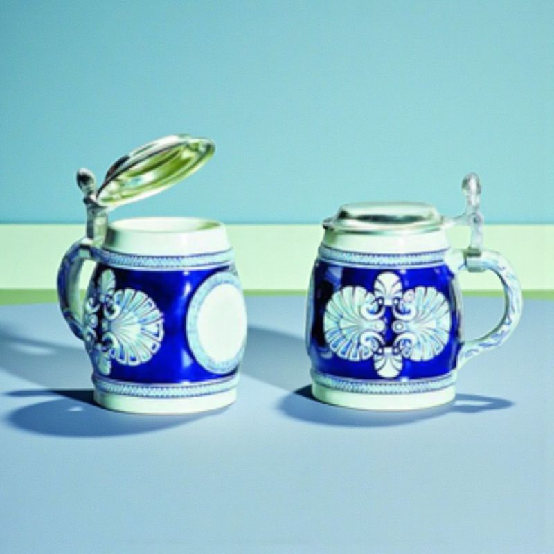 Keramikkrug mit Zinndeckel blau weiß 0,5 l