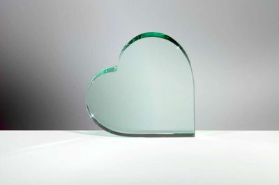 Glasherz im Geschenketui, ab € 23,90 Glasherz mit Gravurfläche im Geschenketui als symbolisches Geschenk