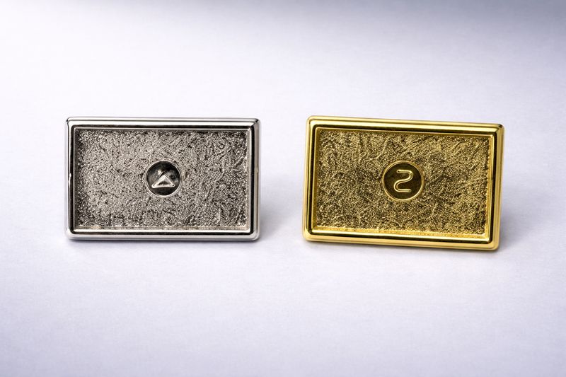 Rechteckiger Ansteckpin gravierbar Silber Gold