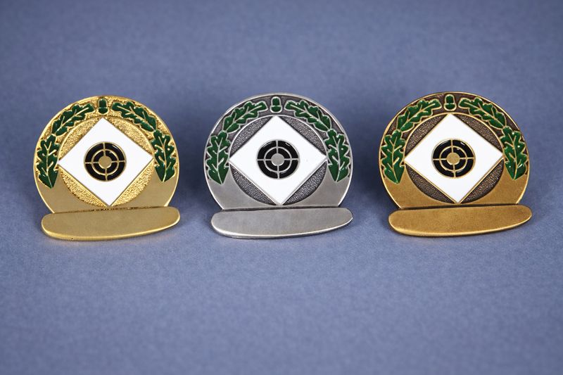 Schützenabzeichen Zielscheibe mit Lorbeerkranz in Gold Silber Bronze