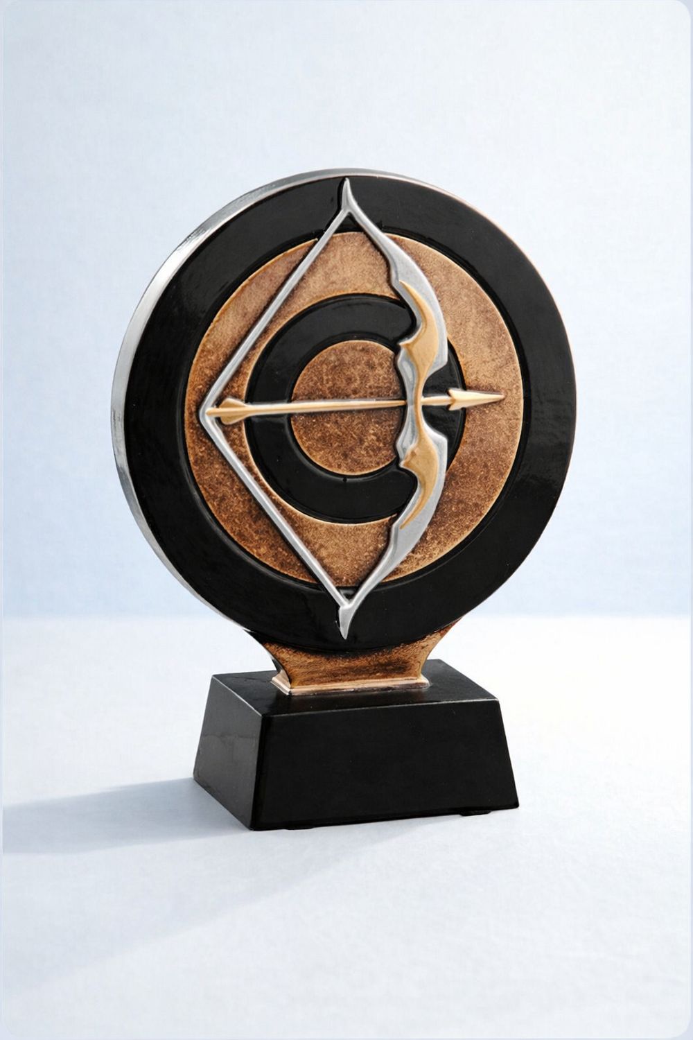 Resintrophäe Bogensport mit Zielscheibe und Bogen Pfeil Motiv