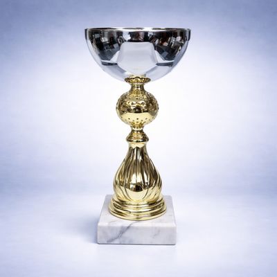 Fußballpokal Josef mit Metallkelch auf Marmorsockel 41 cm