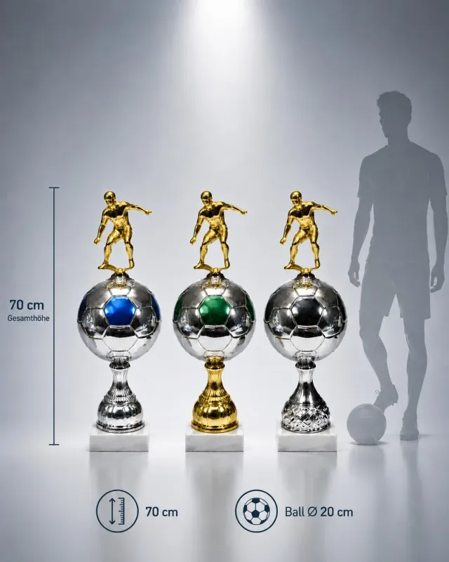 XXL Fußballpokale mit 70 cm Höhe und Ball Ø 20 cm – Größenvergleich mit Fußballer-Silhouette
