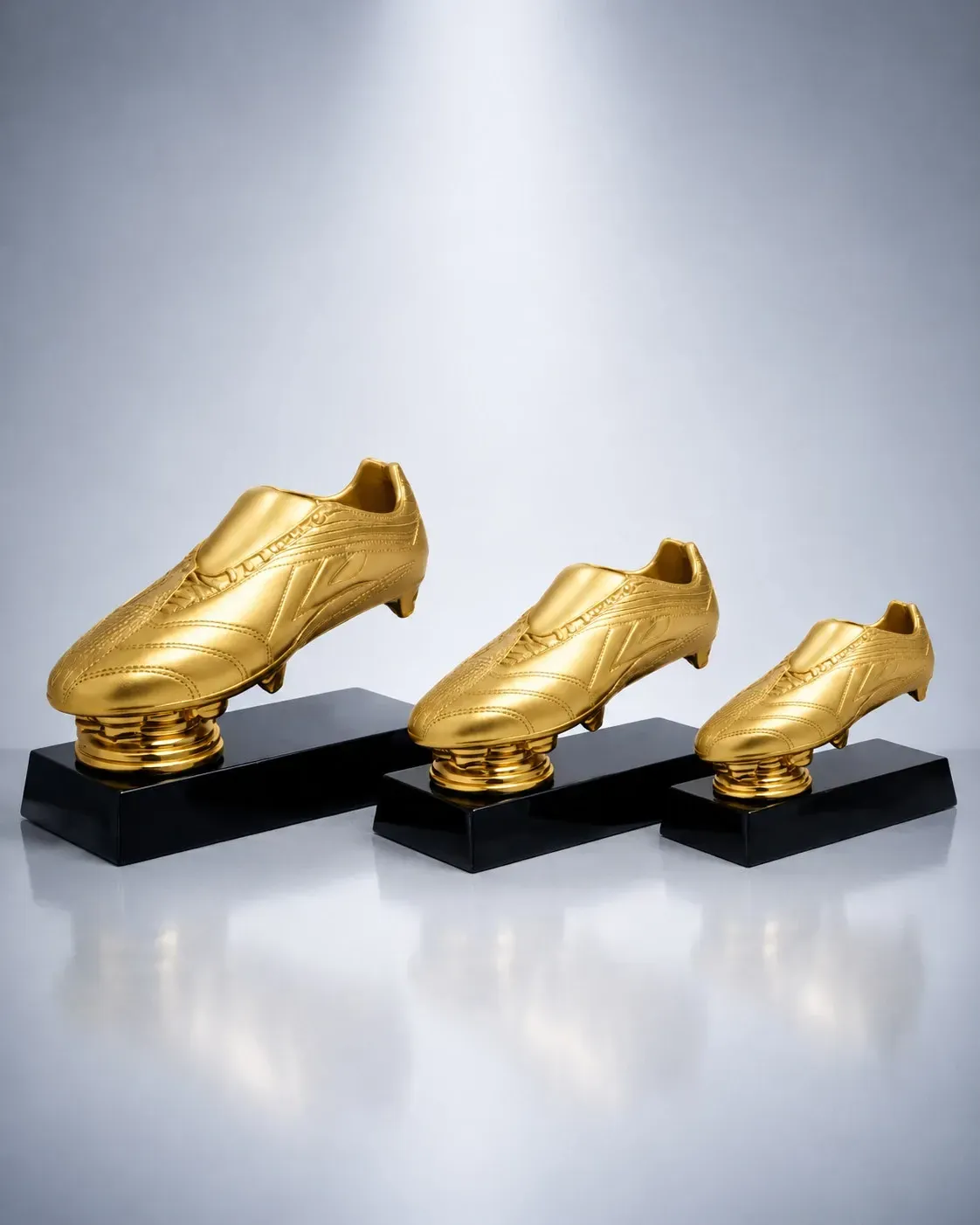 Torjäger-Trophäe „Goldener Schuh“ ab € 26,00 Torjäger Trophäe Goldener Schuh goldener Fußballschuh auf Sockel Greinecker Pokale Salzburg