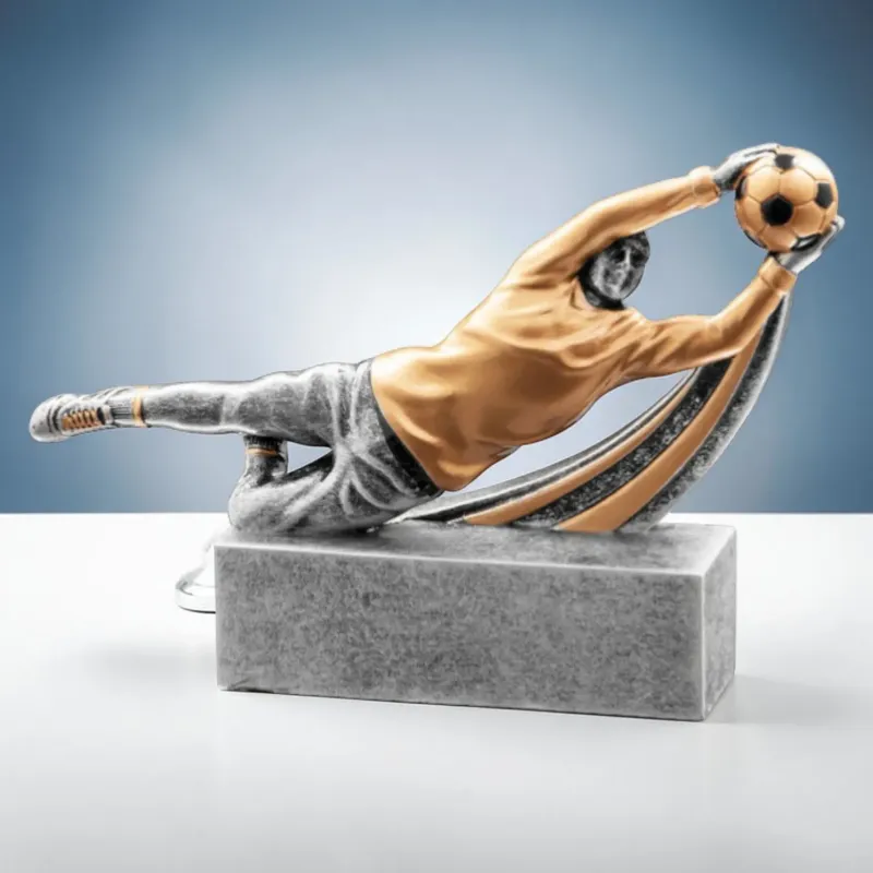Torwarttrophäe Keeper Save Fußball Resinfigur mit Flugparade | Greinecker Pokale Salzburg
