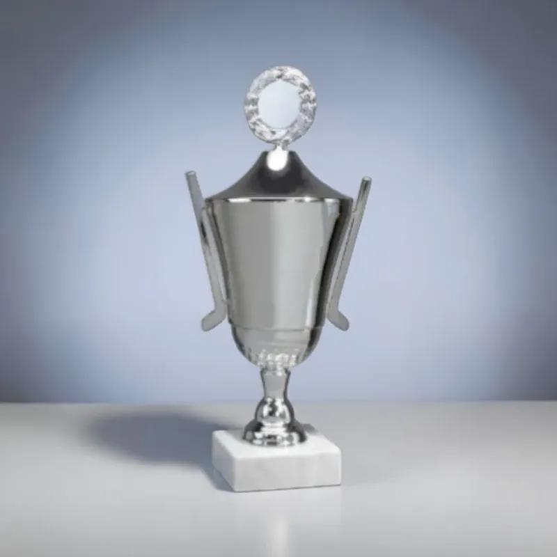 Golfpokal Fairway Champion mit Golfschläger-Henkel auf Marmorsockel – Pokal mit Emblemträger für Golfturnier