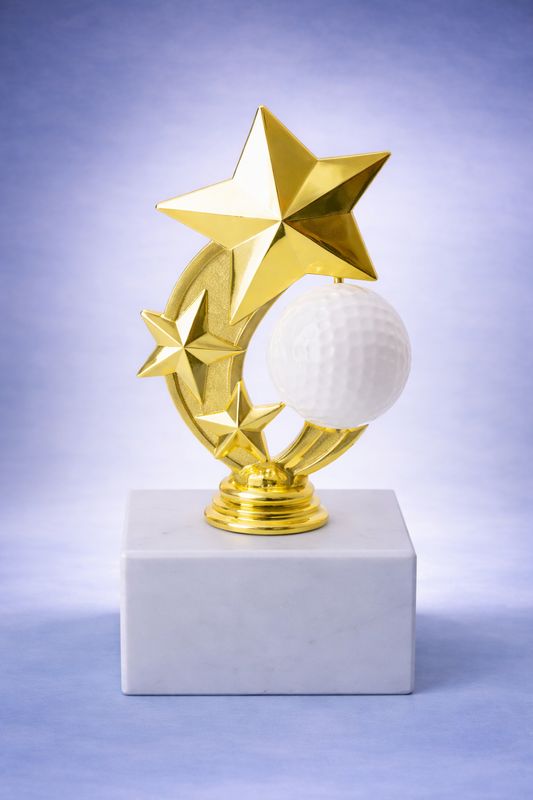 Golfpokal Star Ball mit rotierendem Golfball auf Marmorsockel