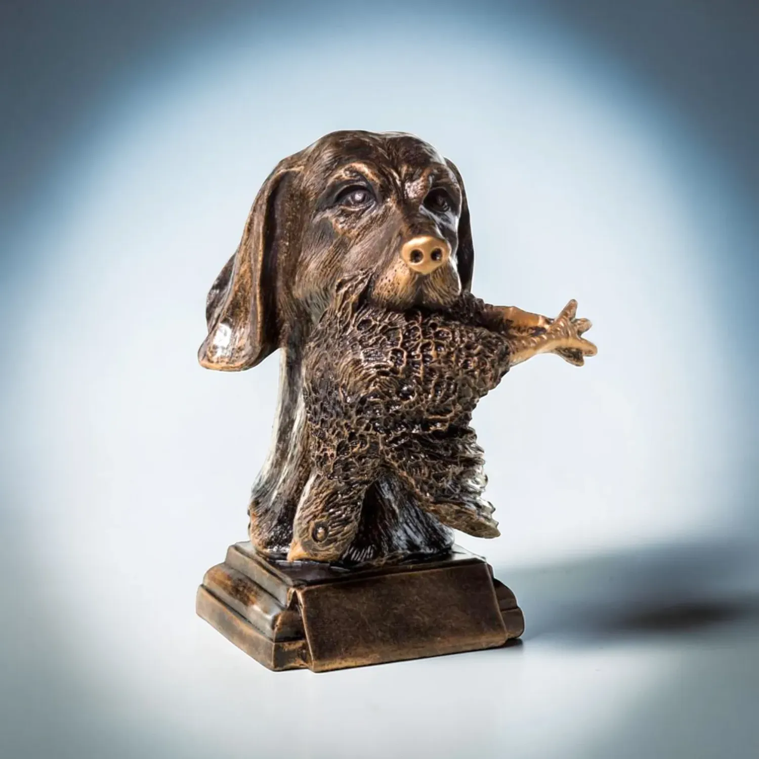 Jagdhund Trophäe mit Beute Resinfigur Jagd Auszeichnung auf Sockel