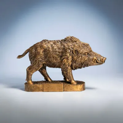 Keiler Trophäe Wildschwein Resinfigur Jagdauszeichnung auf Sockel