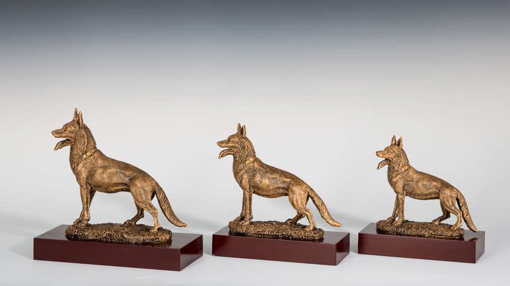 Resin Trophäe Schäferhund auf Holzsockel – Hundesport Auszeichnung