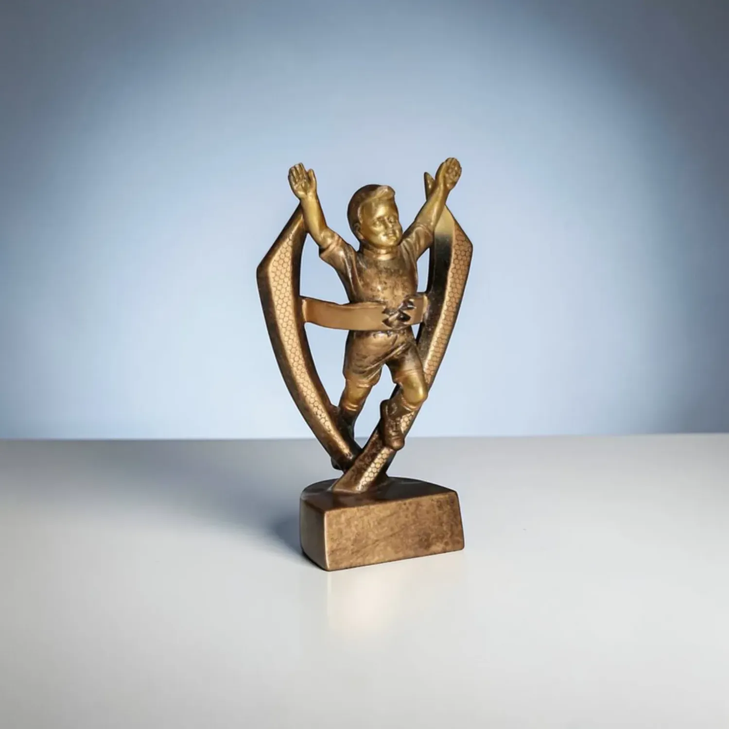 Resintrophäe Resintrophäe Youngster Run mit jubelndem Läufer für Kinderlauf