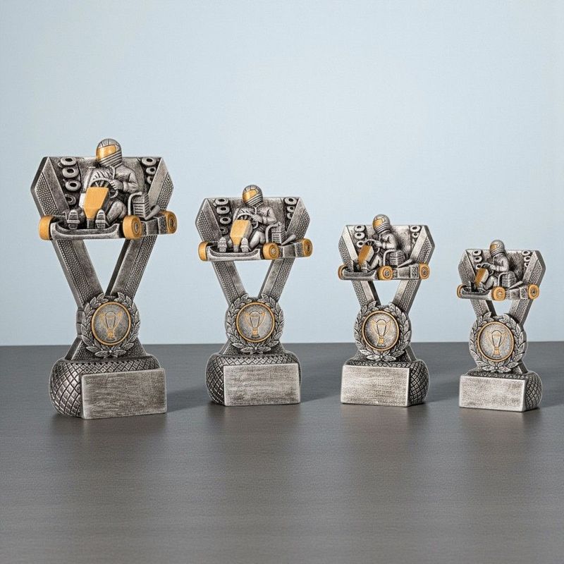 Motorsport Trophäe Kart Serie 4er Set Resin mit Emblem und Gravur
