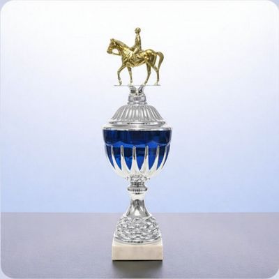 Pokalserie Cornelia mit farbigen Kelchen, Marmorsockel, Emblemhalter, mehrere Höhen