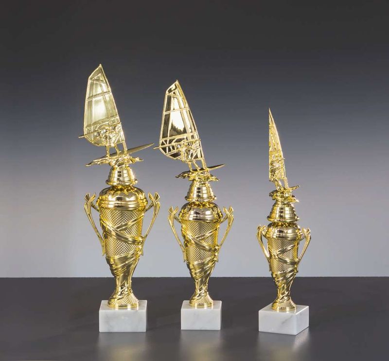 Windsurfer Pokalserie Gold mit Windsurf Figur auf Marmorsockel 3 Größen Surfpreis