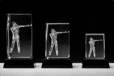 Glasblock 3D „Schützin freistehend“ ab € 9,90