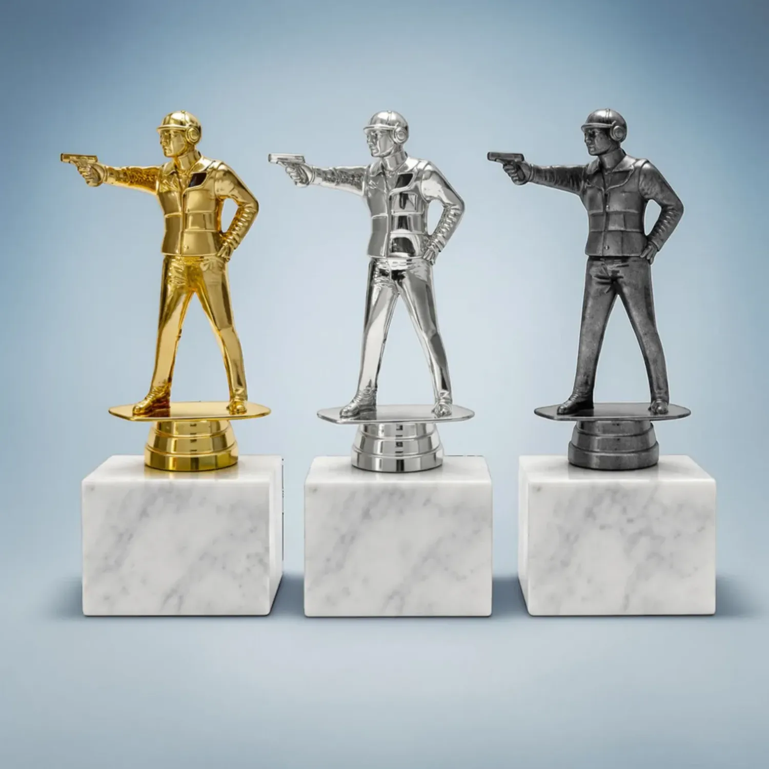 Schraubfigur Pistolenschütze in Gold Silber und Resin