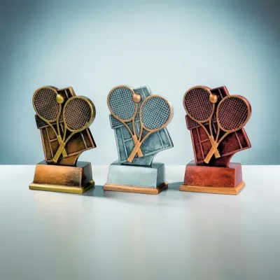 Tennispokal Set Gold Silber Bronze mit zwei Schlägern