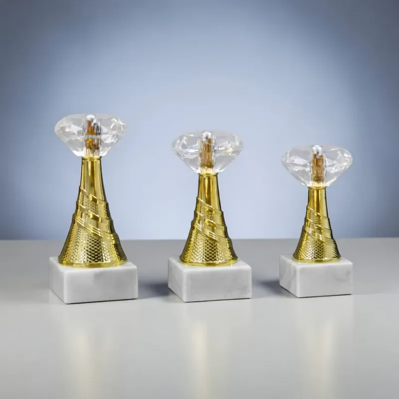 Goldener Schraubfixsockel mit Marmorsockel in drei Größen