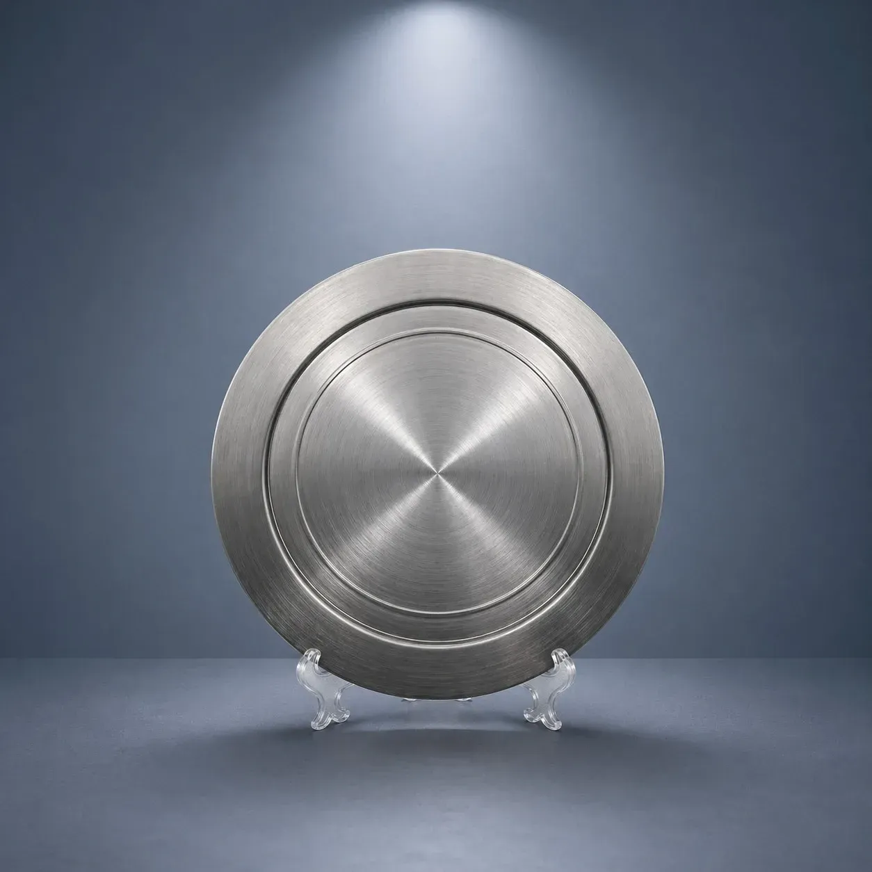 Meisterteller in antik silber matter Optik mit 37 cm Durchmesser und rückseitiger Aufhängung