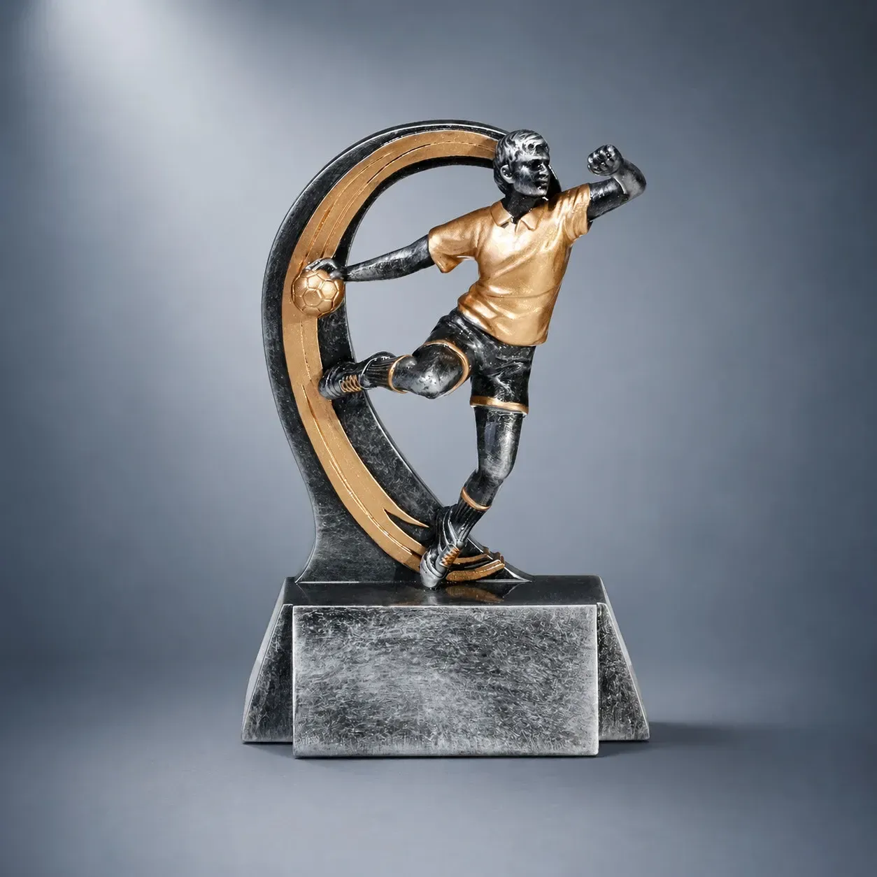 Resinfigur Handballspieler im Wurf 