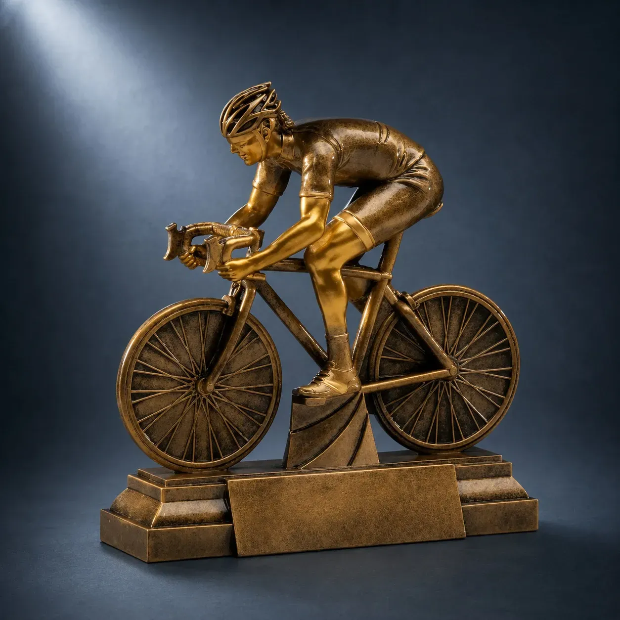 Radsport-Resinfigur Herren, 3 Größen, ab € 14,50 radsport resinfigur herr auf rennrad mit emblemträger