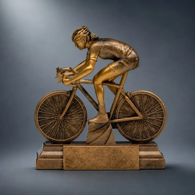 resinfigur dame auf rennrad mit emblemträger 3 größen