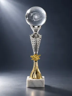 Glaskugel-Pokal Galaxy 2.0 mit 3D-Gravur, 3 Größen, ab 23,00 € Glaskugel-Pokal Galaxy mit 3D-Gravur, silber-goldfarbenem Pokalaufbau und weißem Marmorsockel
