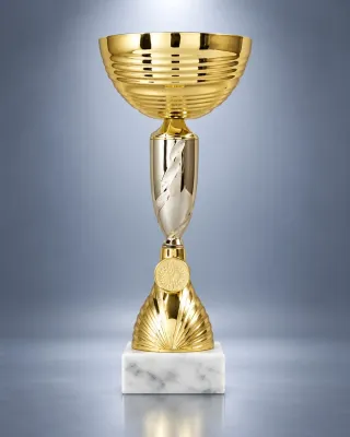 Pokalserie Bregenz silber-gold in zwölf abgestuften Größen mit Emblemträger und Marmorsockel