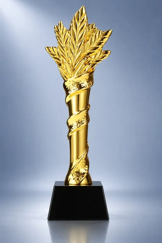 Goldtrophäe „Victory Laurel“ mit Lorbeerzweigen, ab € 32,90
