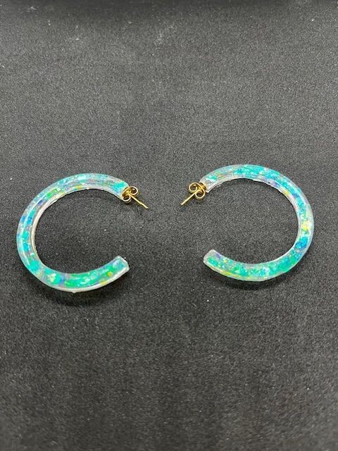 Metallic hoop post earrings