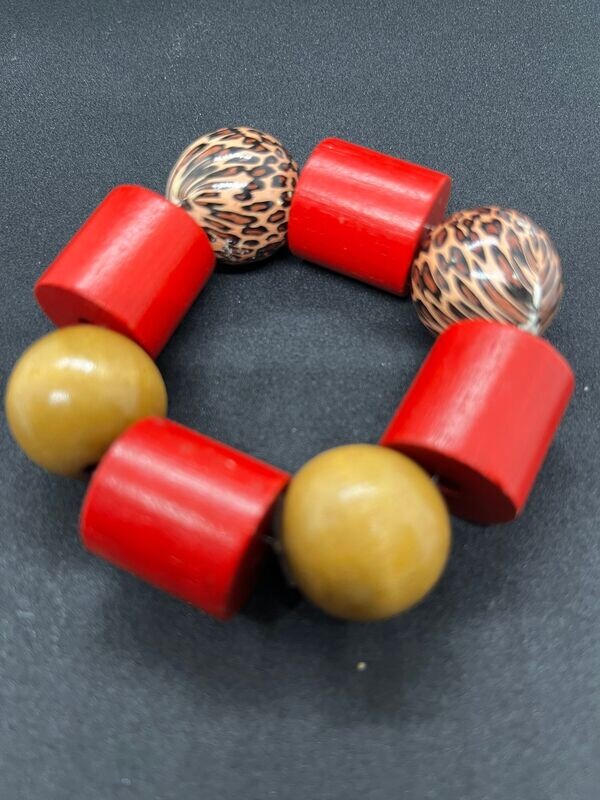 Chunky wooden beads bracelet