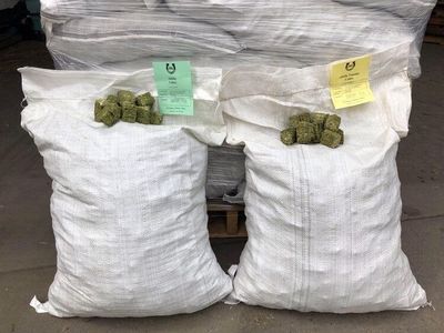 Sun Cured Alfalfa Cubes