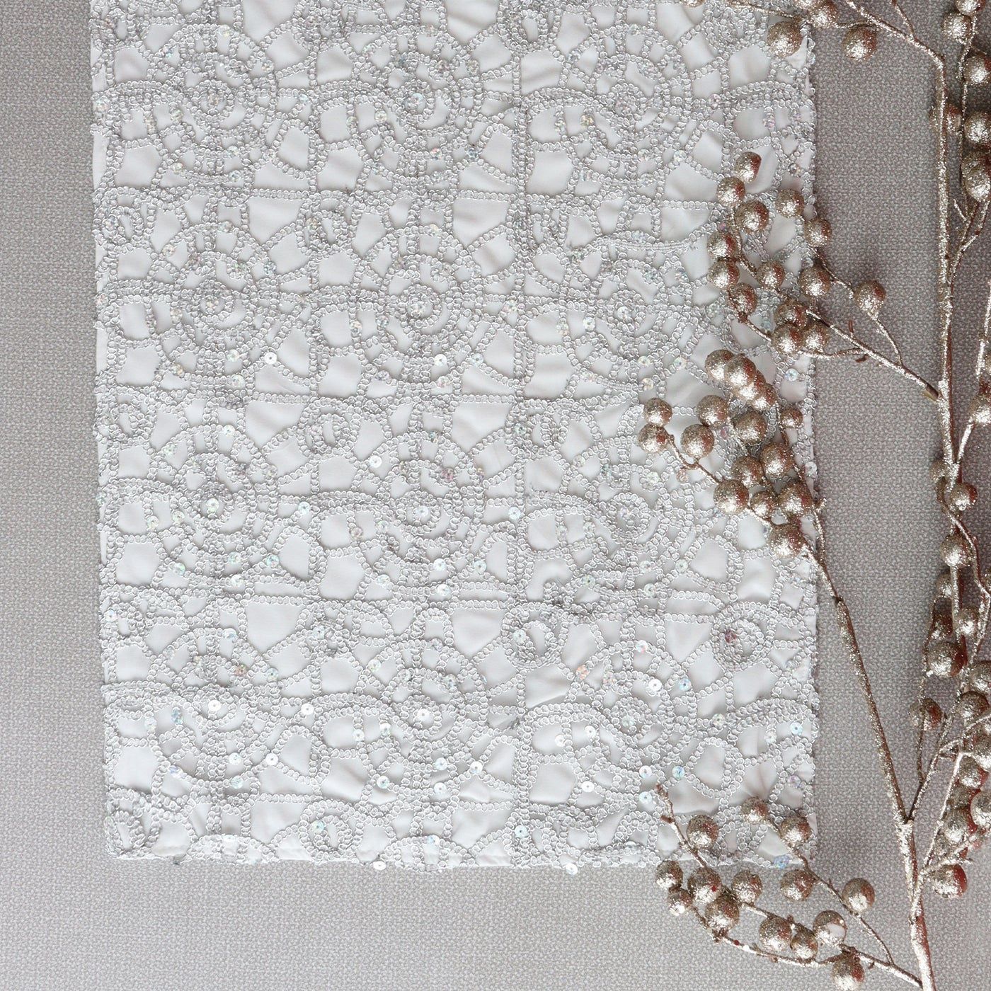 Supreme Shimmer Table Runner, Colour: Silver