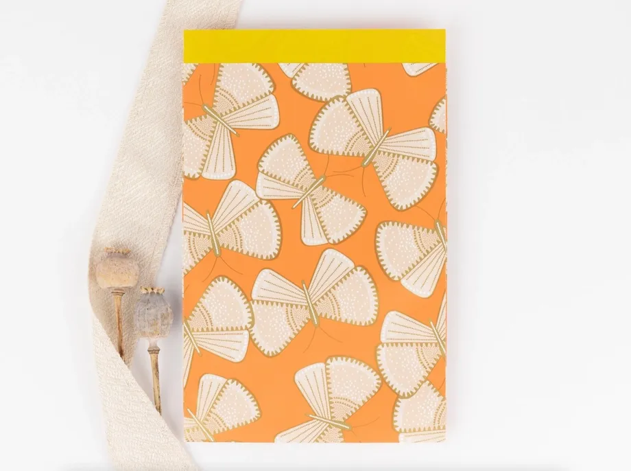 Oranje/zalmroze papieren vlinderzakjes - 5 stuks