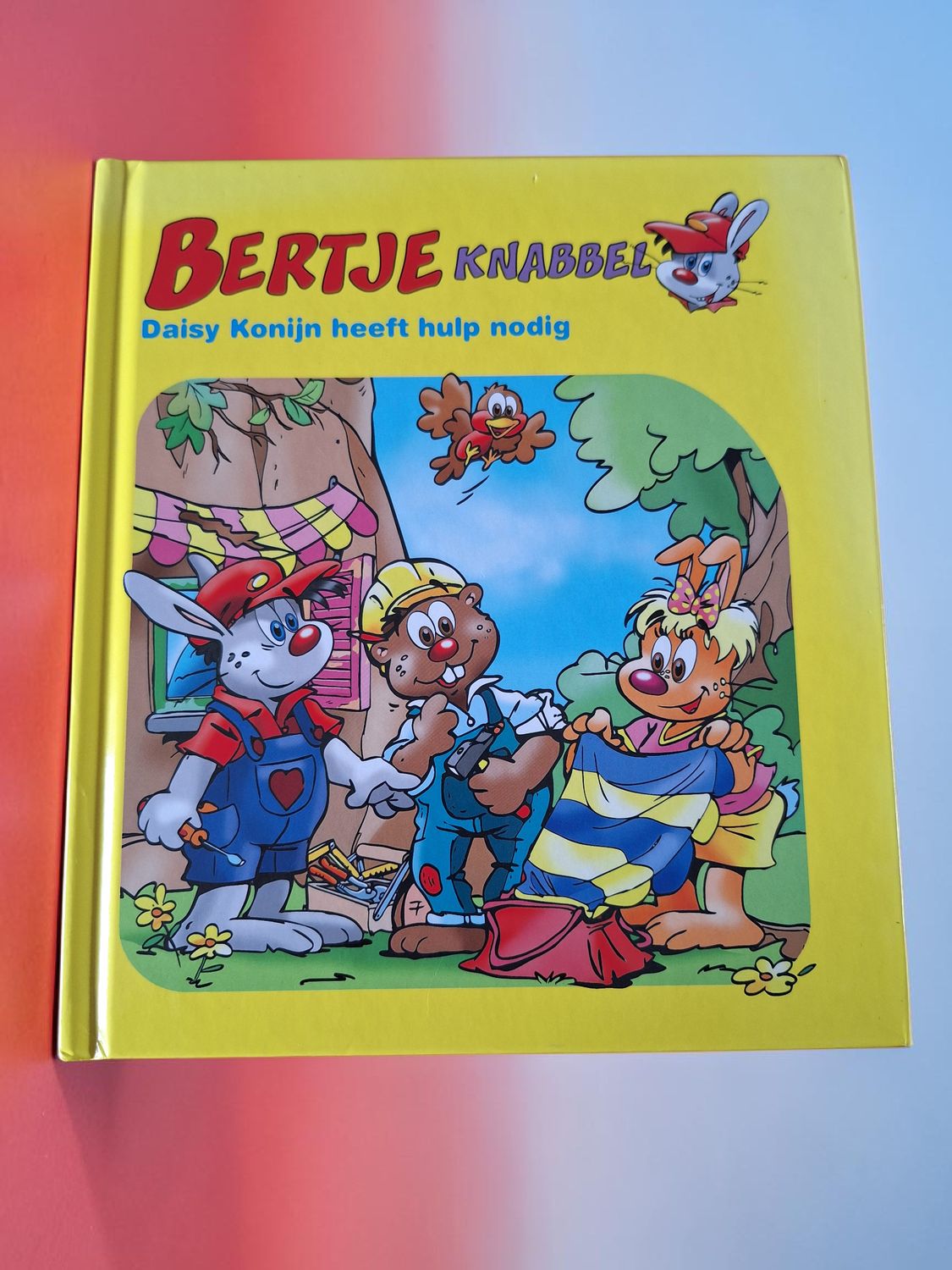 Voorleesboek Bertje knabbel - Daisy konijn heeft hulp nodig