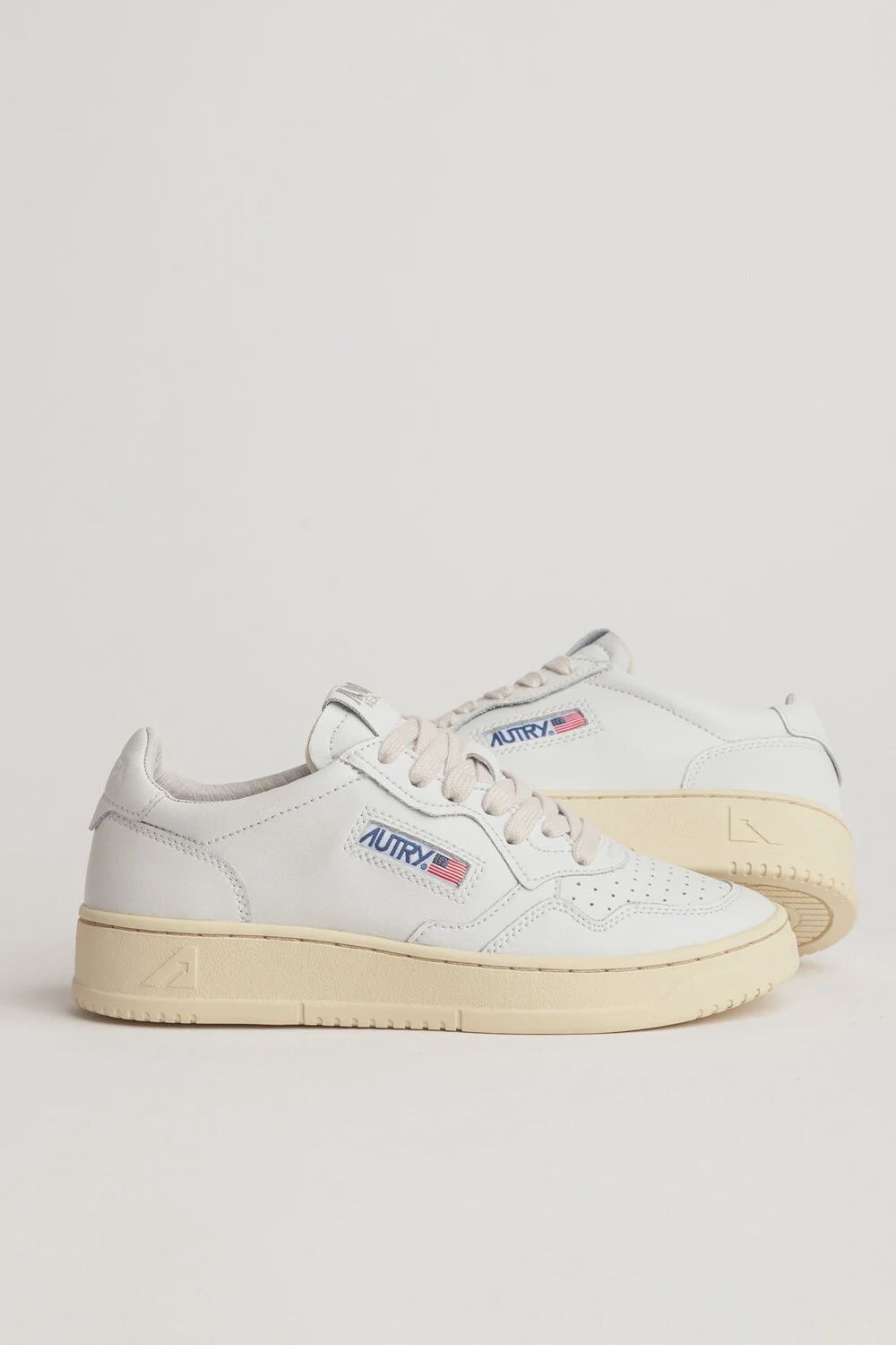 Medalist Low White Leather Women LL15