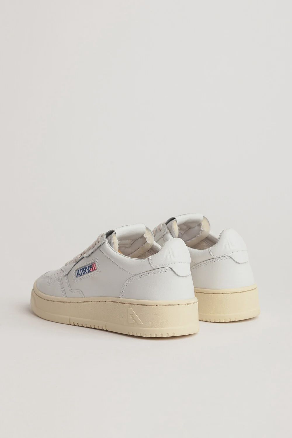 Medalist Low White Leather Women LL15